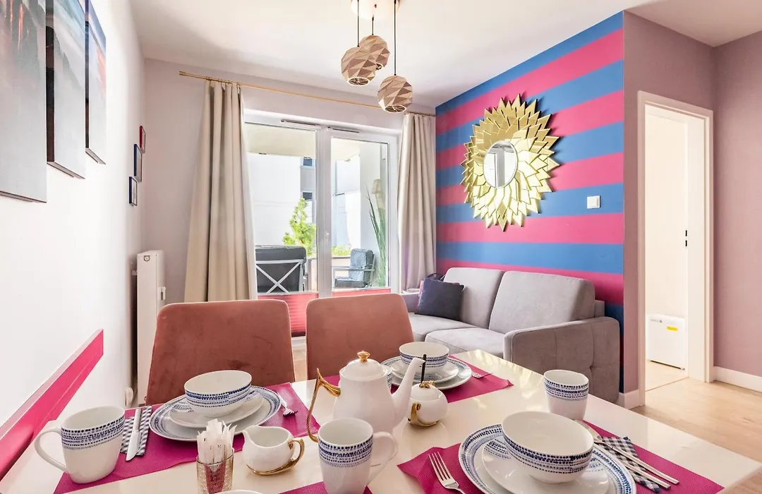 Nadmorskie Tarasy Pink&Blue taras baseny siłownia sala zabaw-1